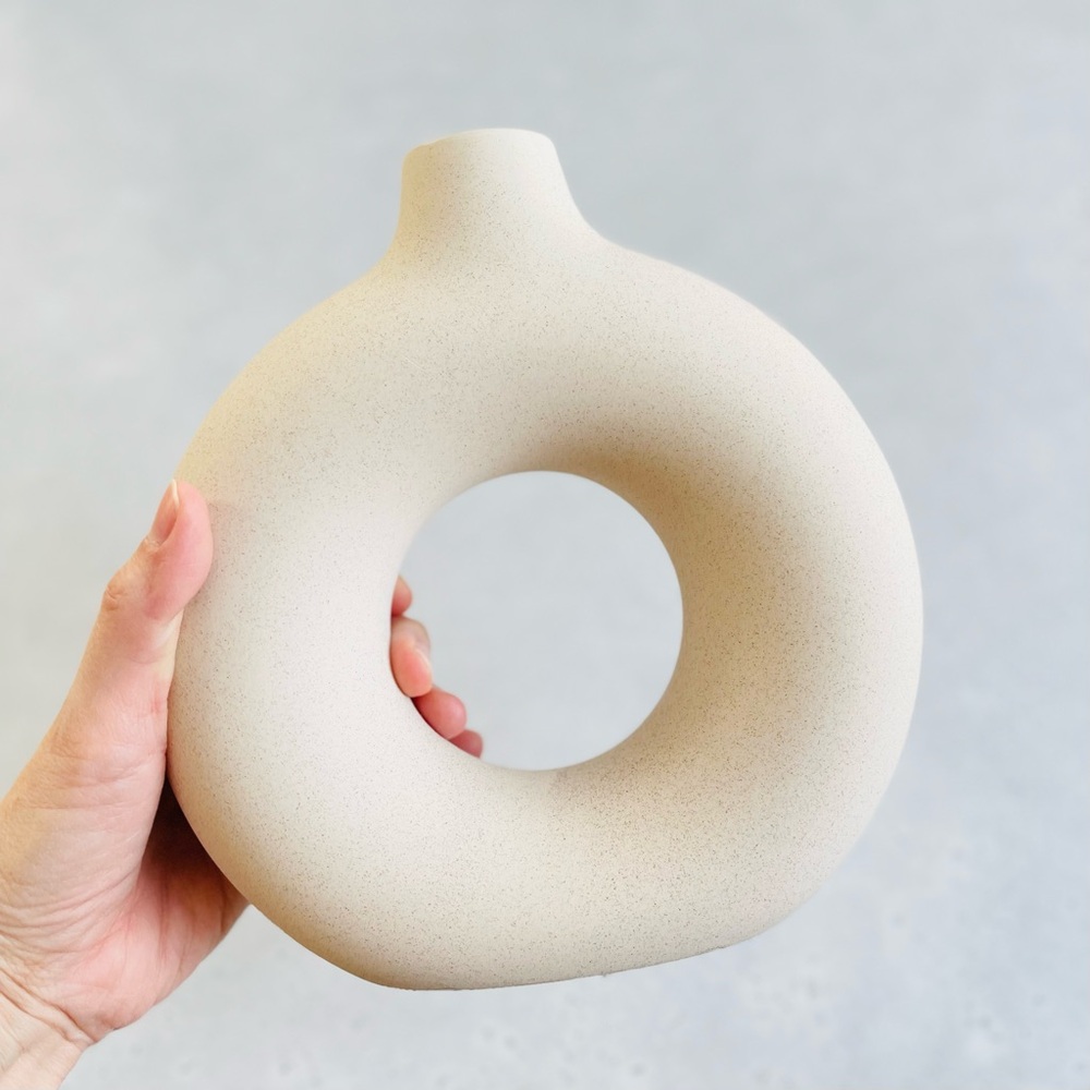 H&M Small Ceramic Donut Vase - Picture 6 of 6
